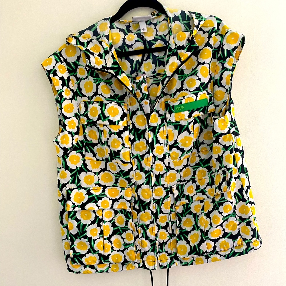 Diane Von Furstenberg super fun hooded & stylish vest